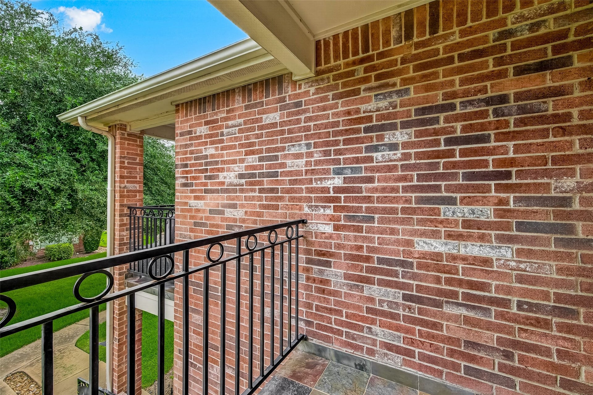 2865 Westhollow Drive, #43, Houston, TX 77082 Your private covered balcony, the perfect secret spot for morning coffee or evening wine.