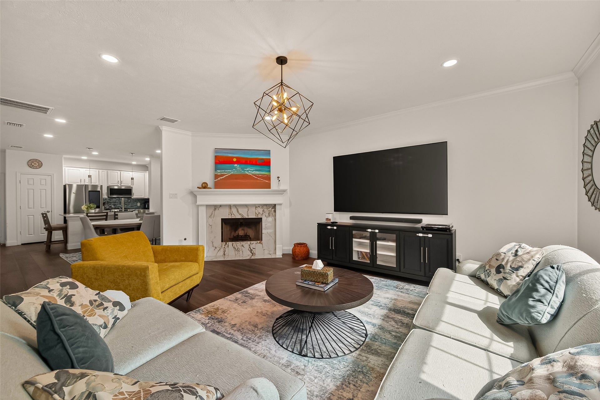 2865 Westhollow Drive, #43, Houston, TX 77082 The ultimate open-concept layout where everyday life flows seamlessly from room to room.