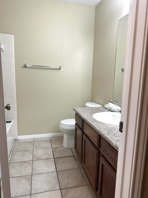 16022 Vista Del Mar Drive, Houston, TX 77083 second bathroom