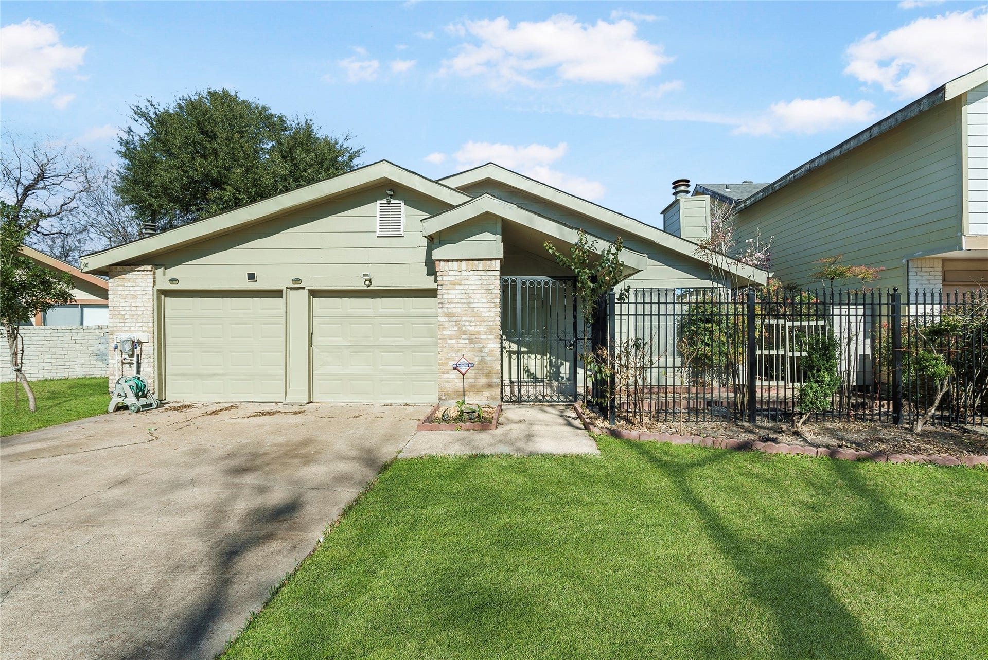Welcome to 13622 Sunswept Way! This charming one story home will sweep you off your feet!