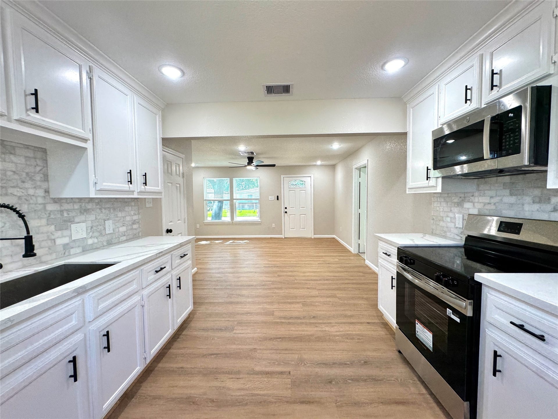 10629 Fairfax Street, Houston, TX 77029 10629 Fairfax Street, Houston, TX 77029