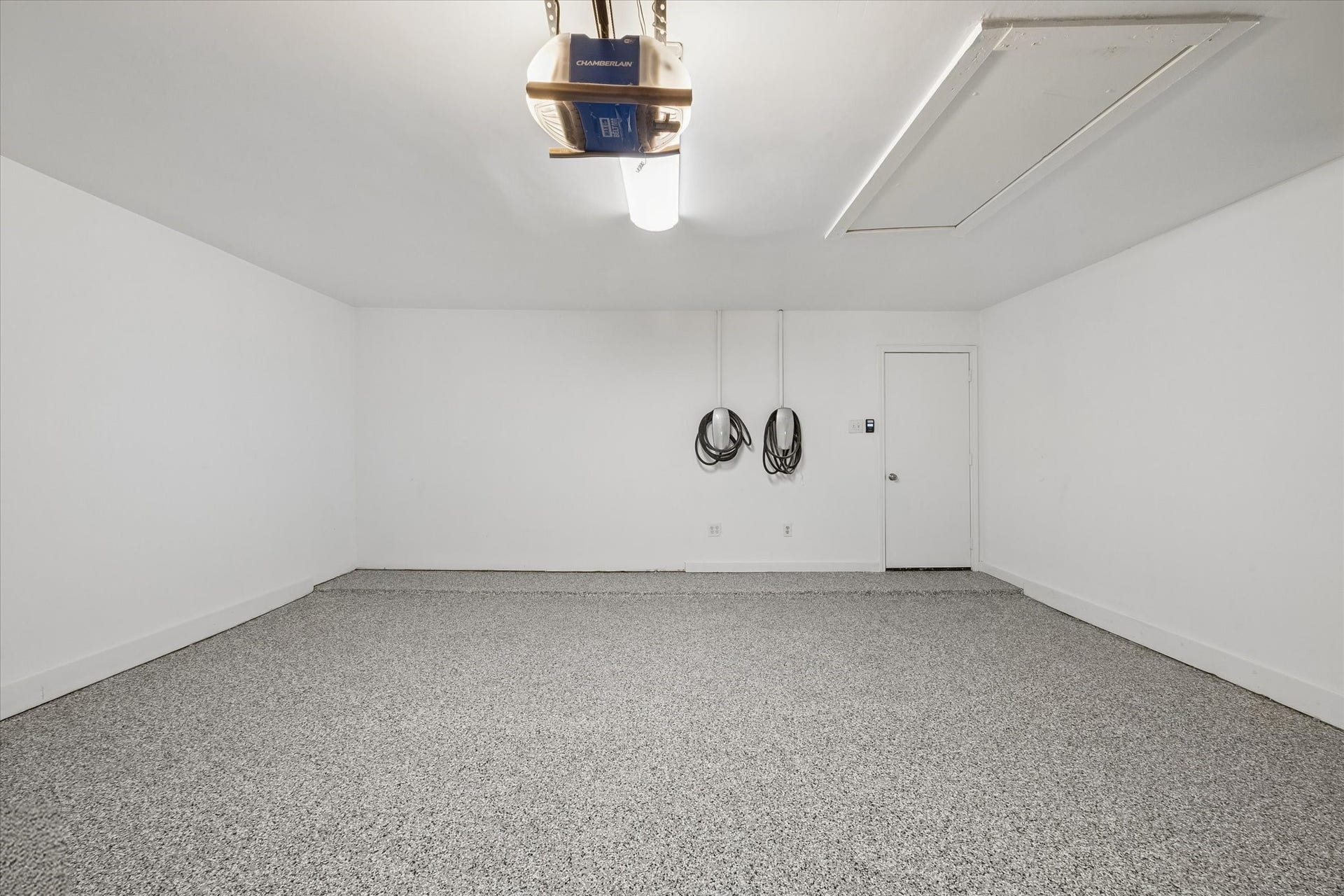 608 Tanglewood Drive, Friendswood, TX 77546 Garage