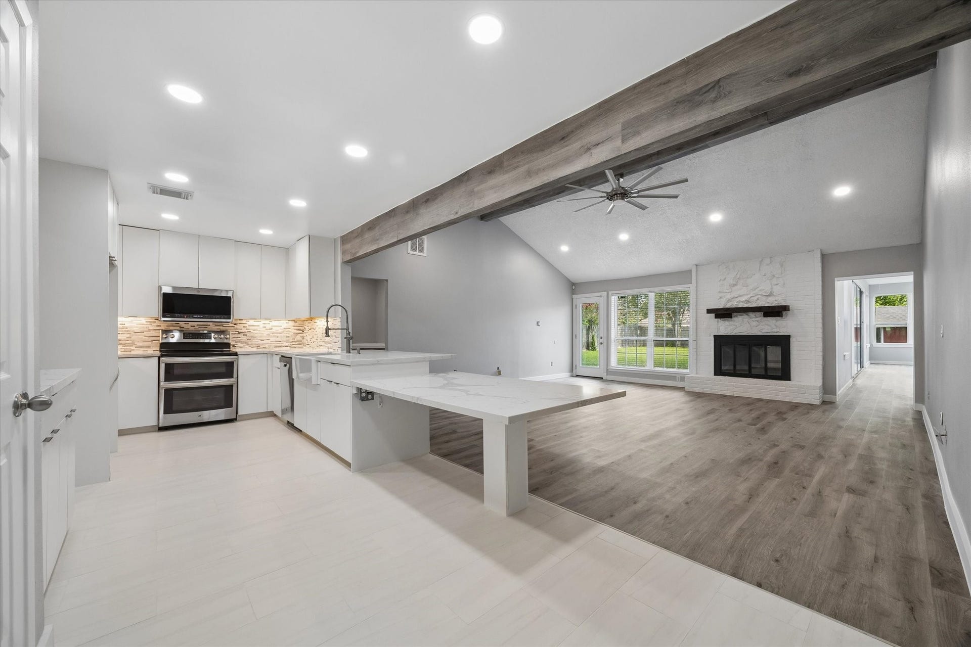 608 Tanglewood Drive, Friendswood, TX 77546 Kitchen