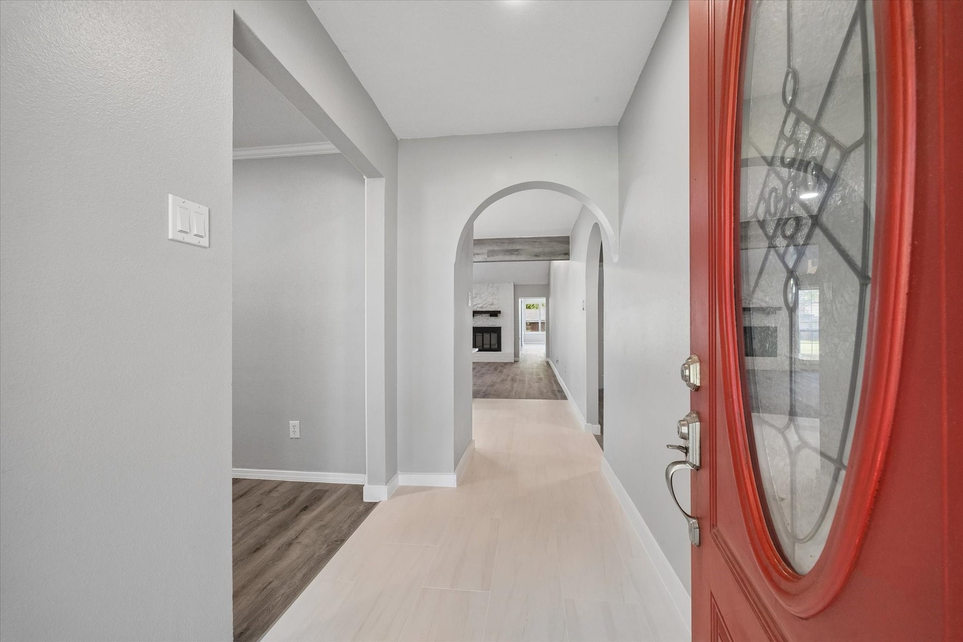 608 Tanglewood Drive, Friendswood, TX 77546 Entry way