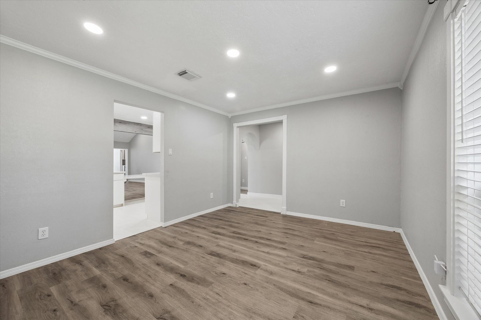 608 Tanglewood Drive, Friendswood, TX 77546 Dining room