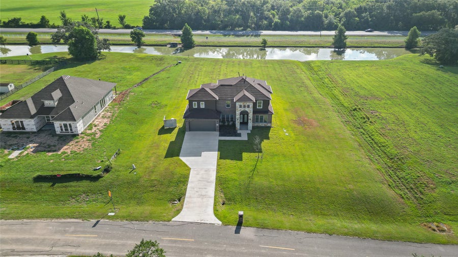 Property photo for 126 Lakeland Circle, Rosharon, TX