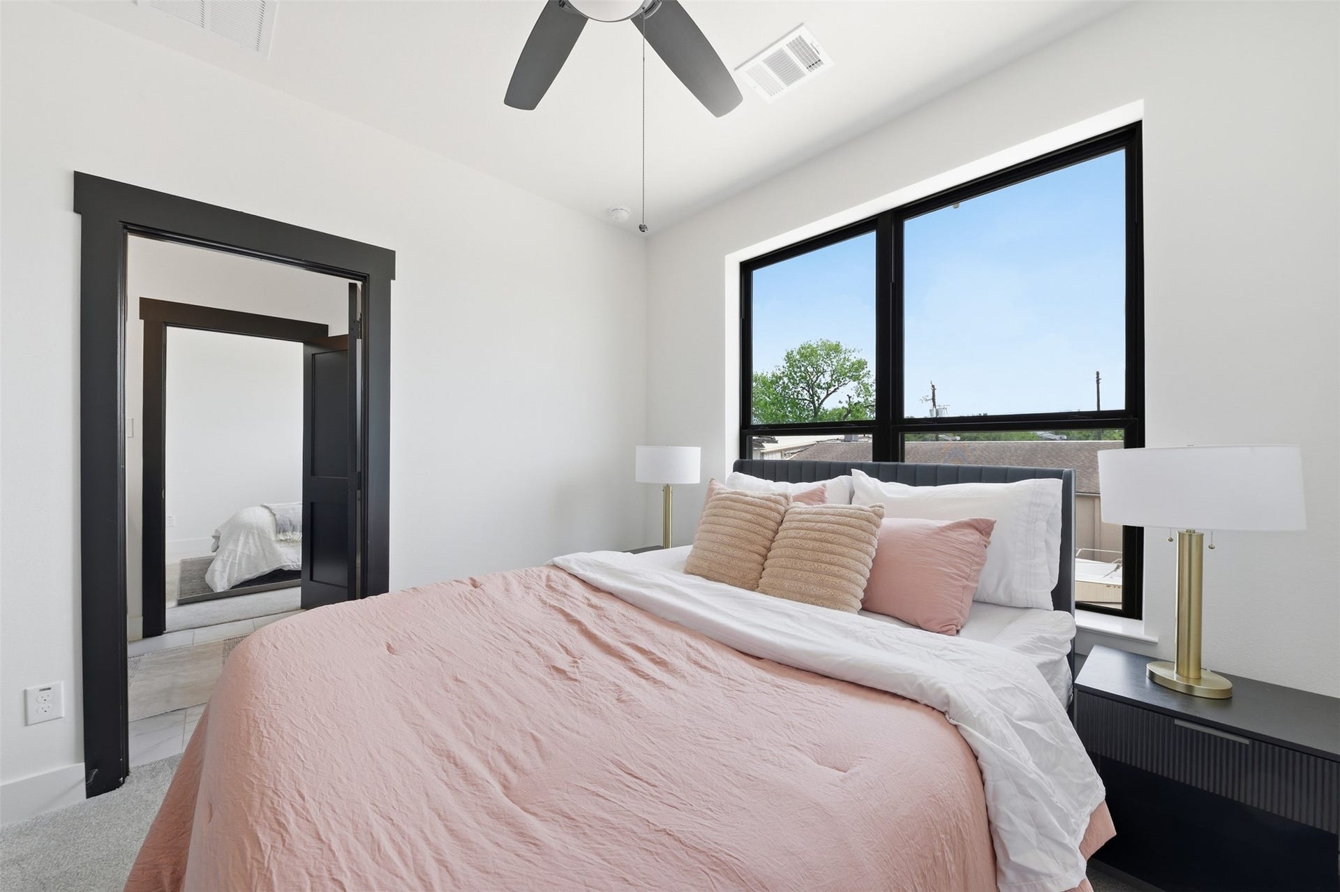 4605 Harrisburg Boulevard, #C, Houston, TX 77011 4605 Harrisburg Boulevard, #C, Houston, TX 77011