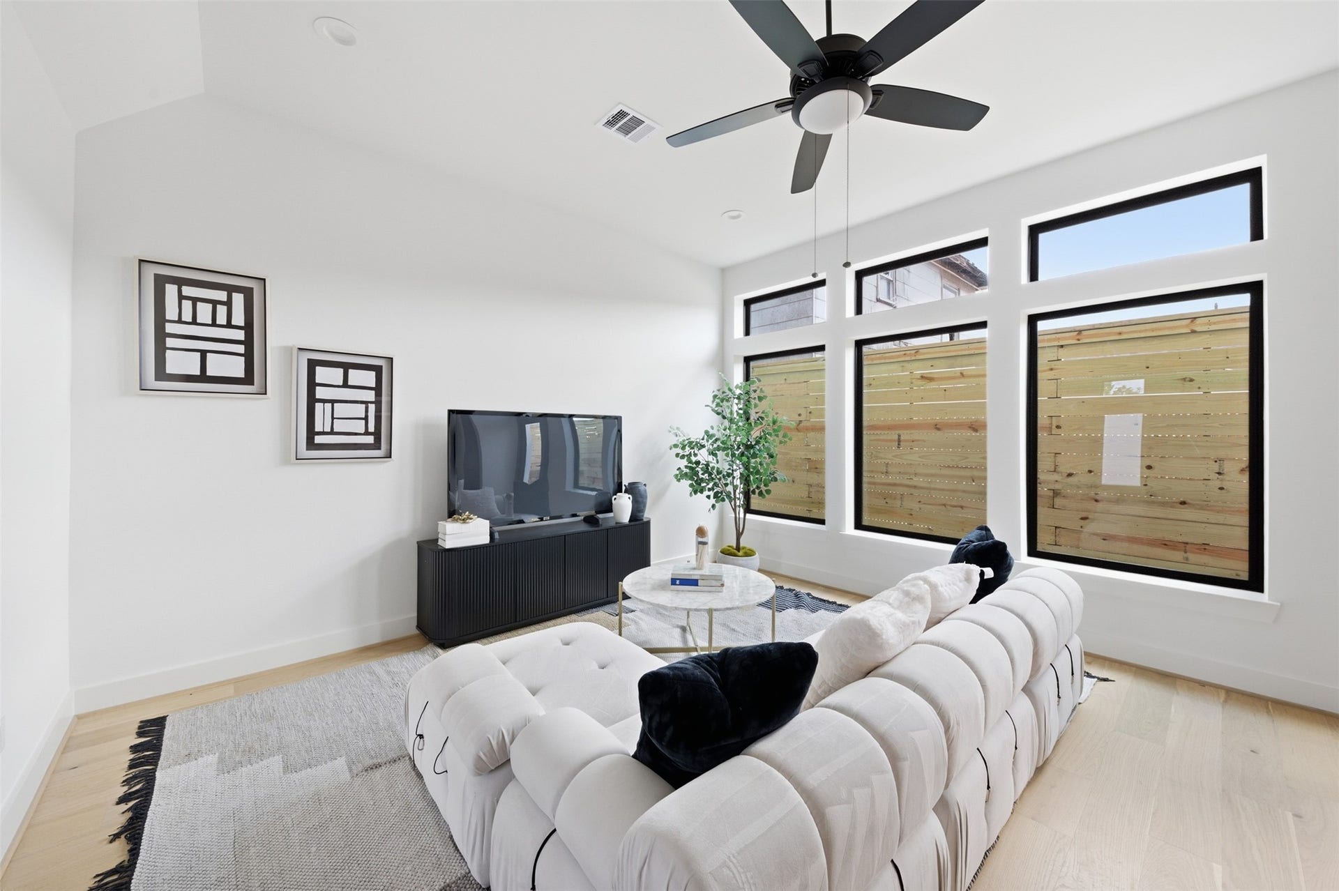 4605 Harrisburg Boulevard, #C, Houston, TX 77011 4605 Harrisburg Boulevard, #C, Houston, TX 77011