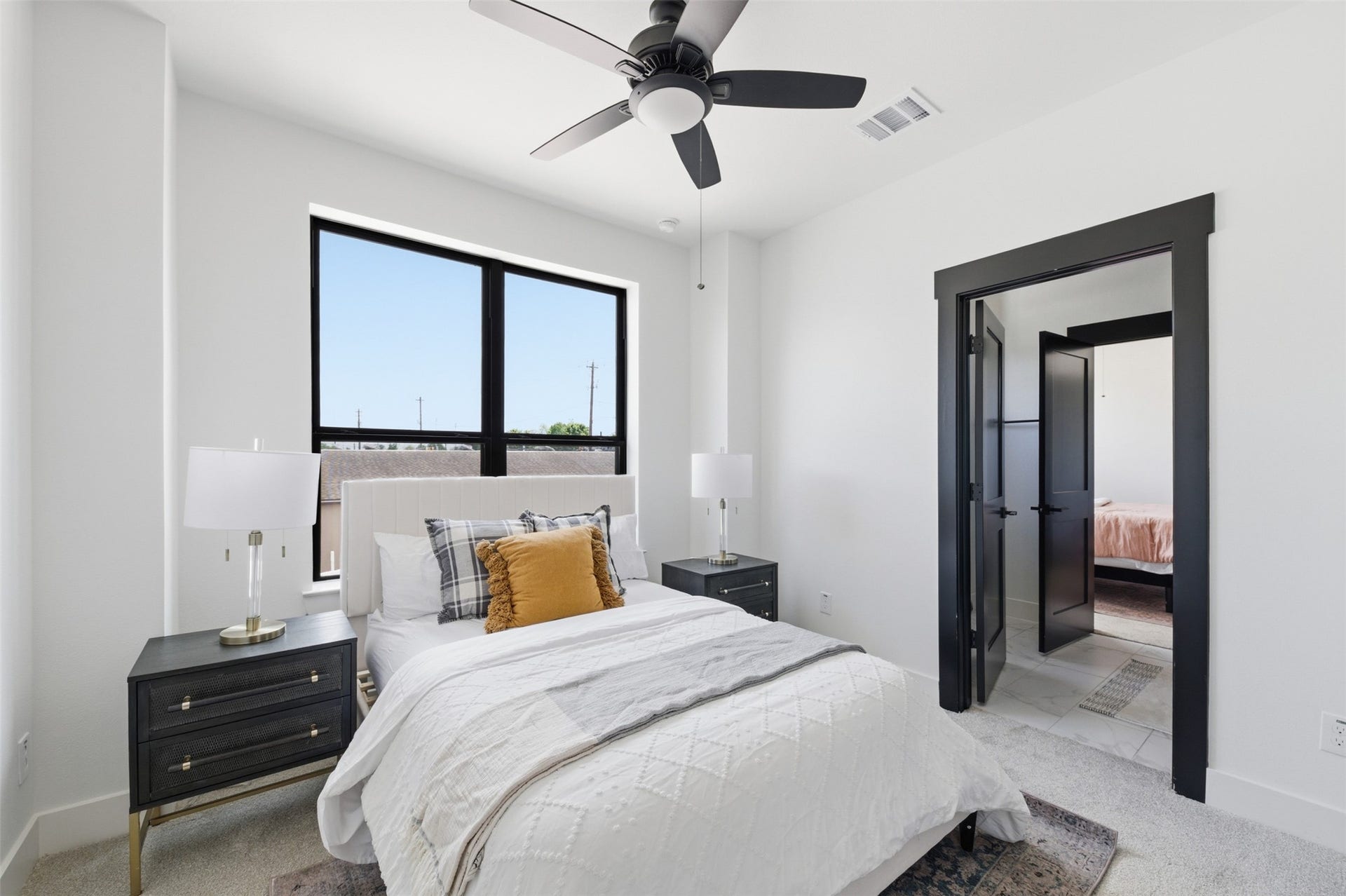4605 Harrisburg Boulevard, #C, Houston, TX 77011 4605 Harrisburg Boulevard, #C, Houston, TX 77011