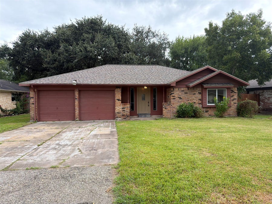 Property photo for 2010 Redwood Street, Kemah, TX