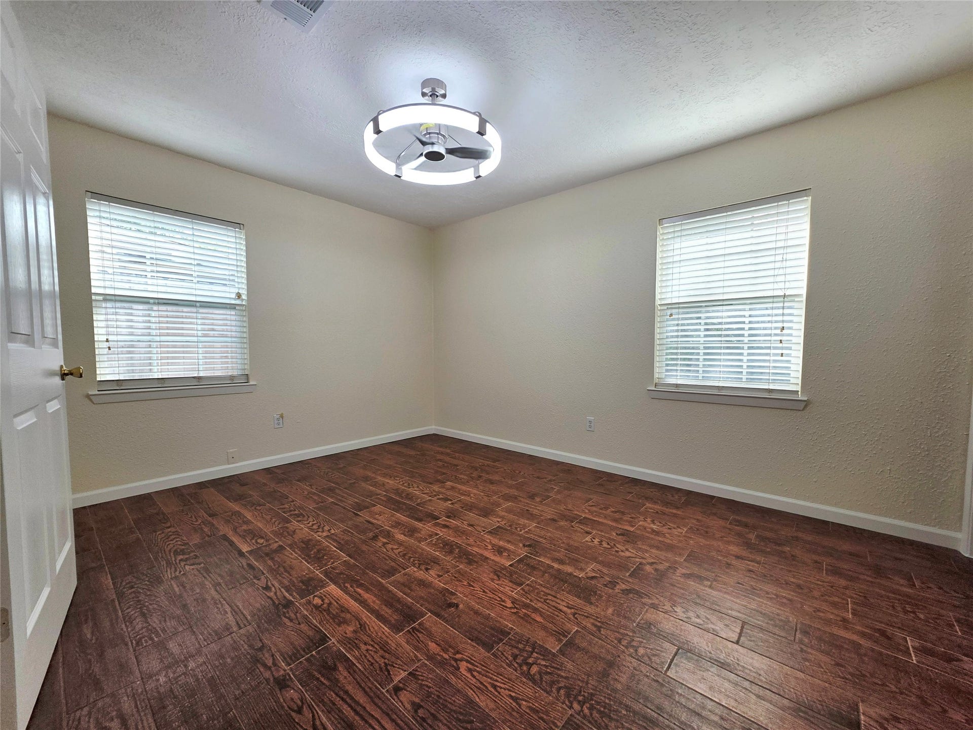 903 Beechgrove Drive, Webster, TX 77058 Primary Bedroom