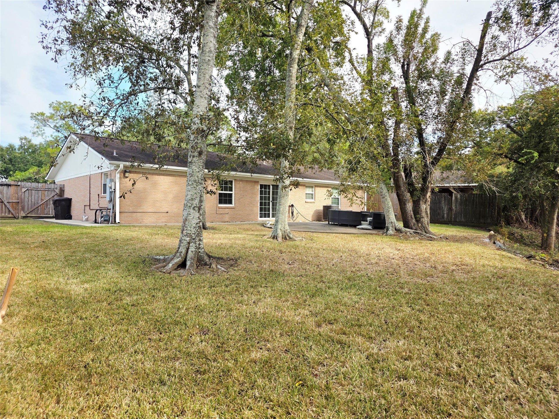903 Beechgrove Drive, Webster, TX 77058 903 Beechgrove Drive, Webster, TX 77058