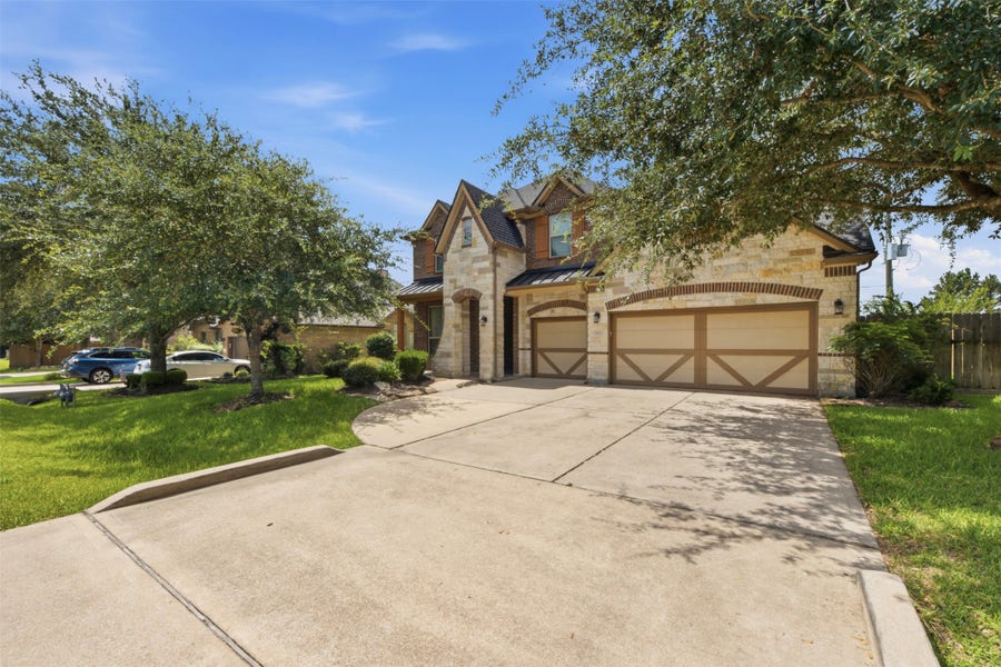 Property photo for 15823 Pine Country Boulevard, Tomball, TX