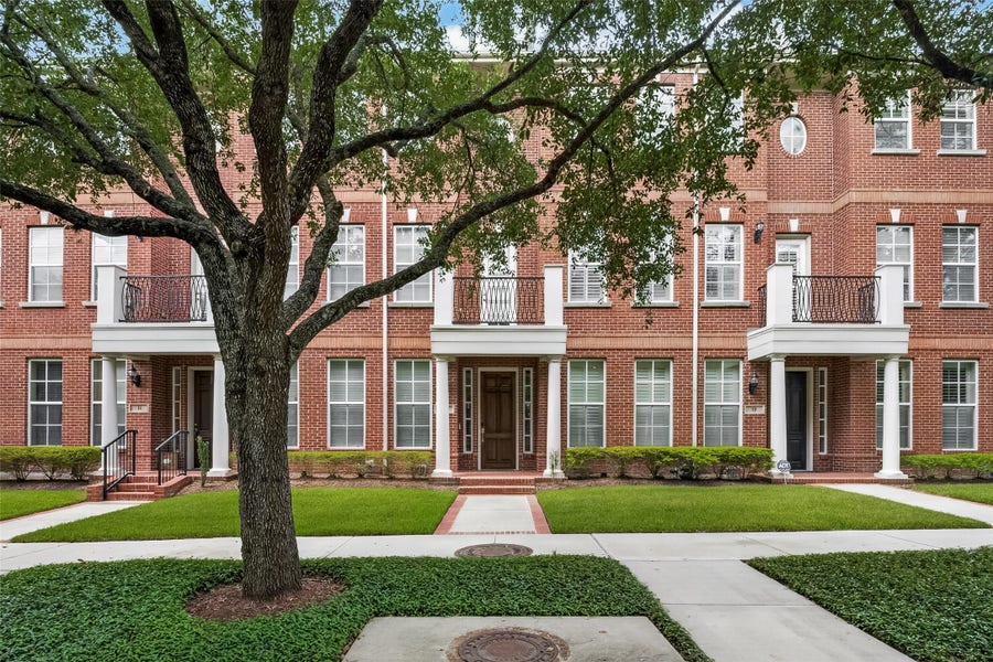 Property photo for 15 Islewood Boulevard, The Woodlands, TX