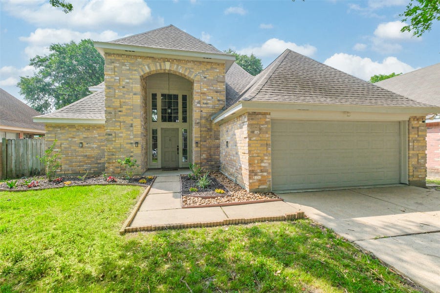 Property photo for 1418 Valley Landing Drive, Katy, TX