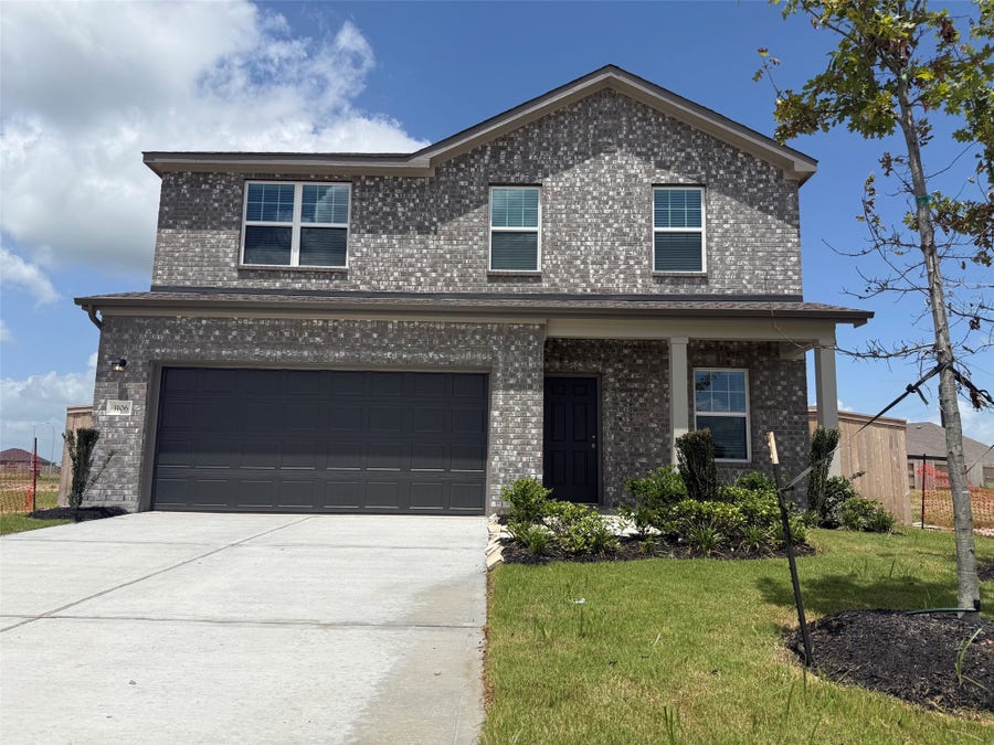 Property photo for 3106 Tanzanite Chase Drive, Angleton, TX