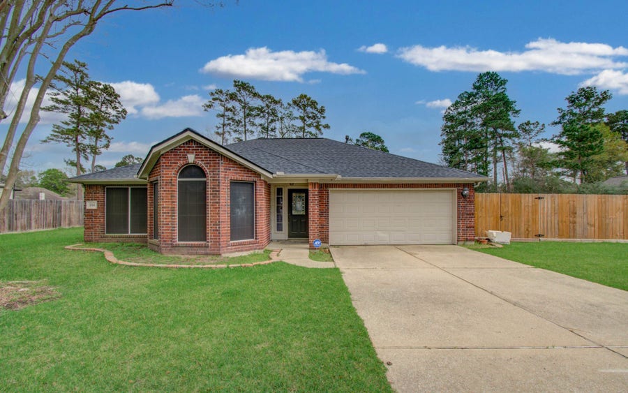 Property photo for 914 Garrett Drive, Magnolia, TX