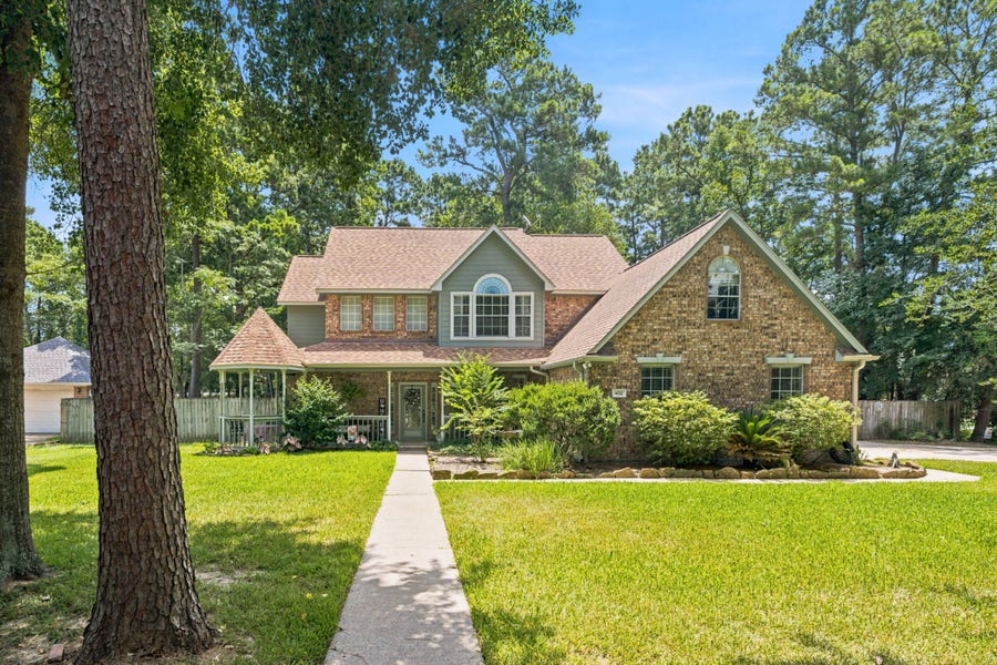 Property photo for 402 FAIRBANKS Drive, Magnolia, TX