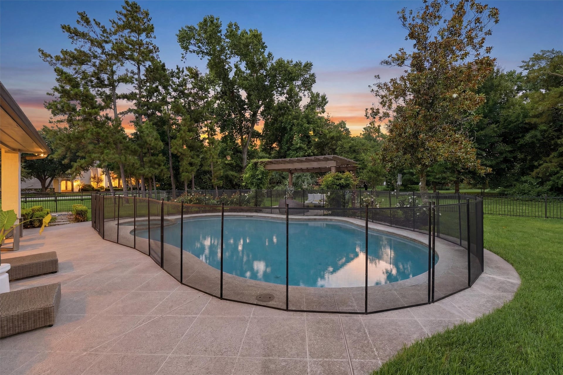 23210 Willowcreek Stables Road, Spring, TX 77389 The sparkling swimming pool with spa.