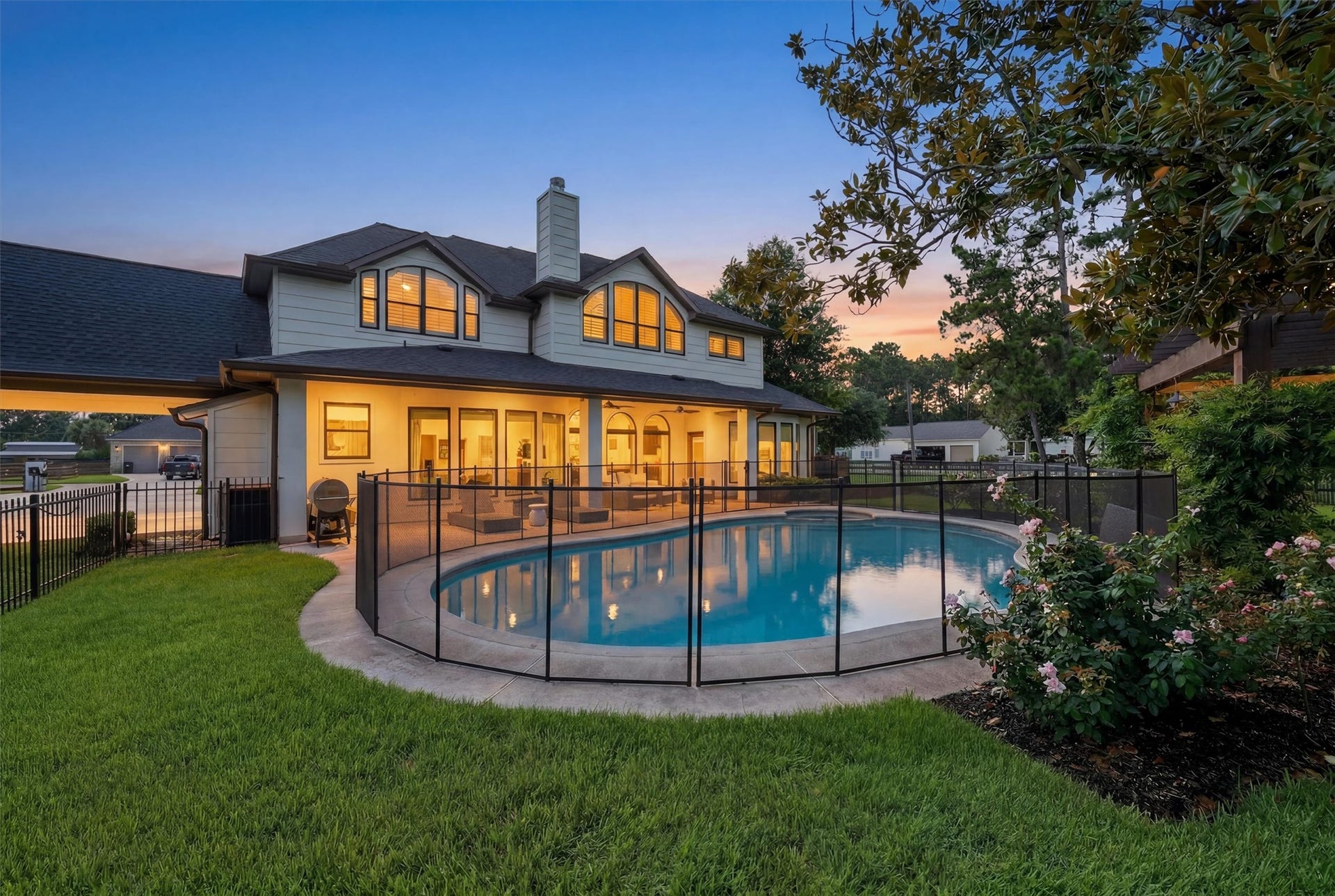 23210 Willowcreek Stables Road, Spring, TX 77389 The backyard is ready for those hot summer days/nights.