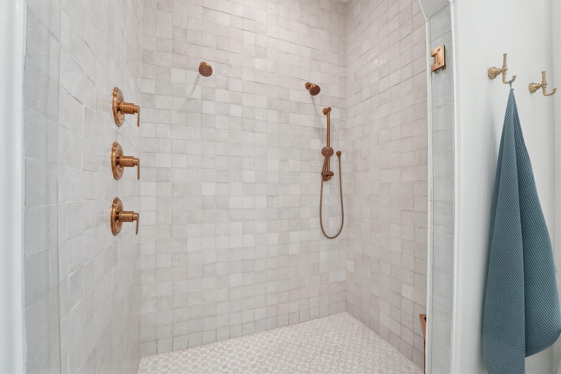 23210 Willowcreek Stables Road, Spring, TX 77389 Beautifully designed en suite shower, the best place for comfort and relaxation.