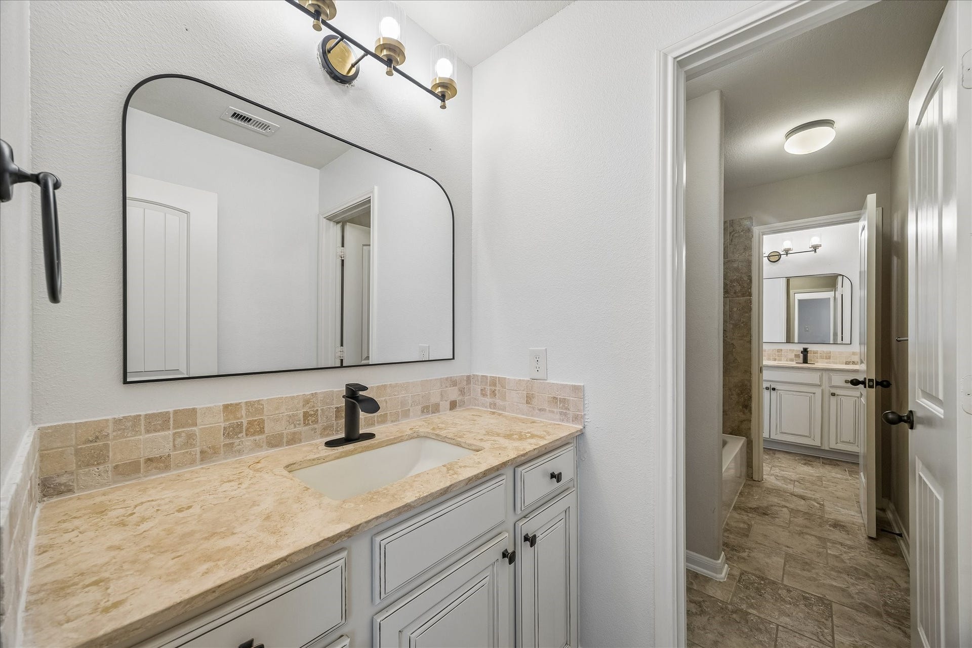 1207 Speedwell Court, Katy, TX 77494 Bath