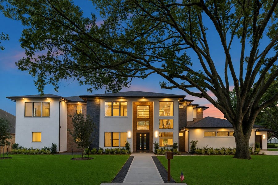 Property photo for 302 Piedmont Street, Sugar Land, TX
