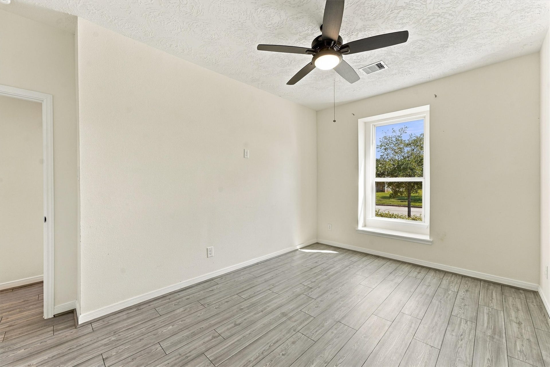 Another large secondary bedroom