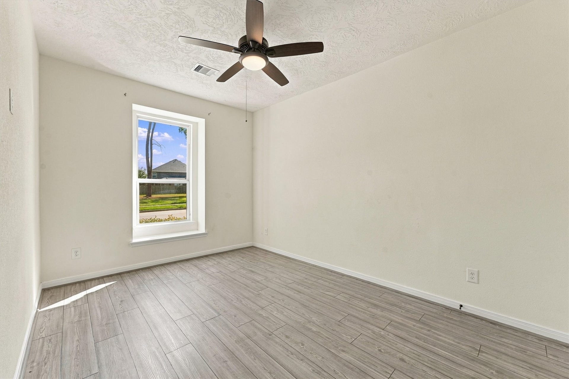 Spacious secondary bedroom