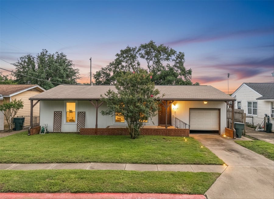 Property photo for 7113 Sycamore Drive, Galveston, TX