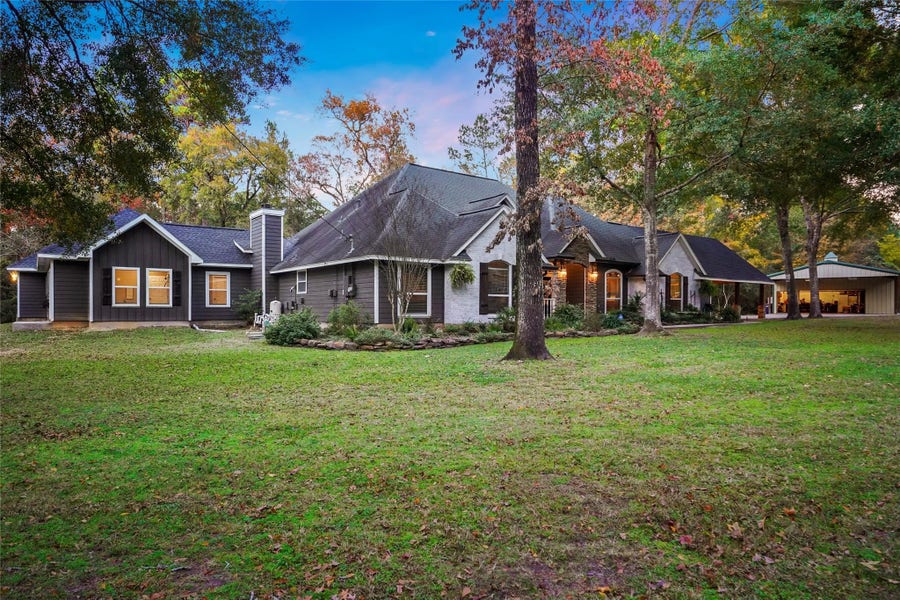 Property photo for 11 W Lake Forest Court, Conroe, TX