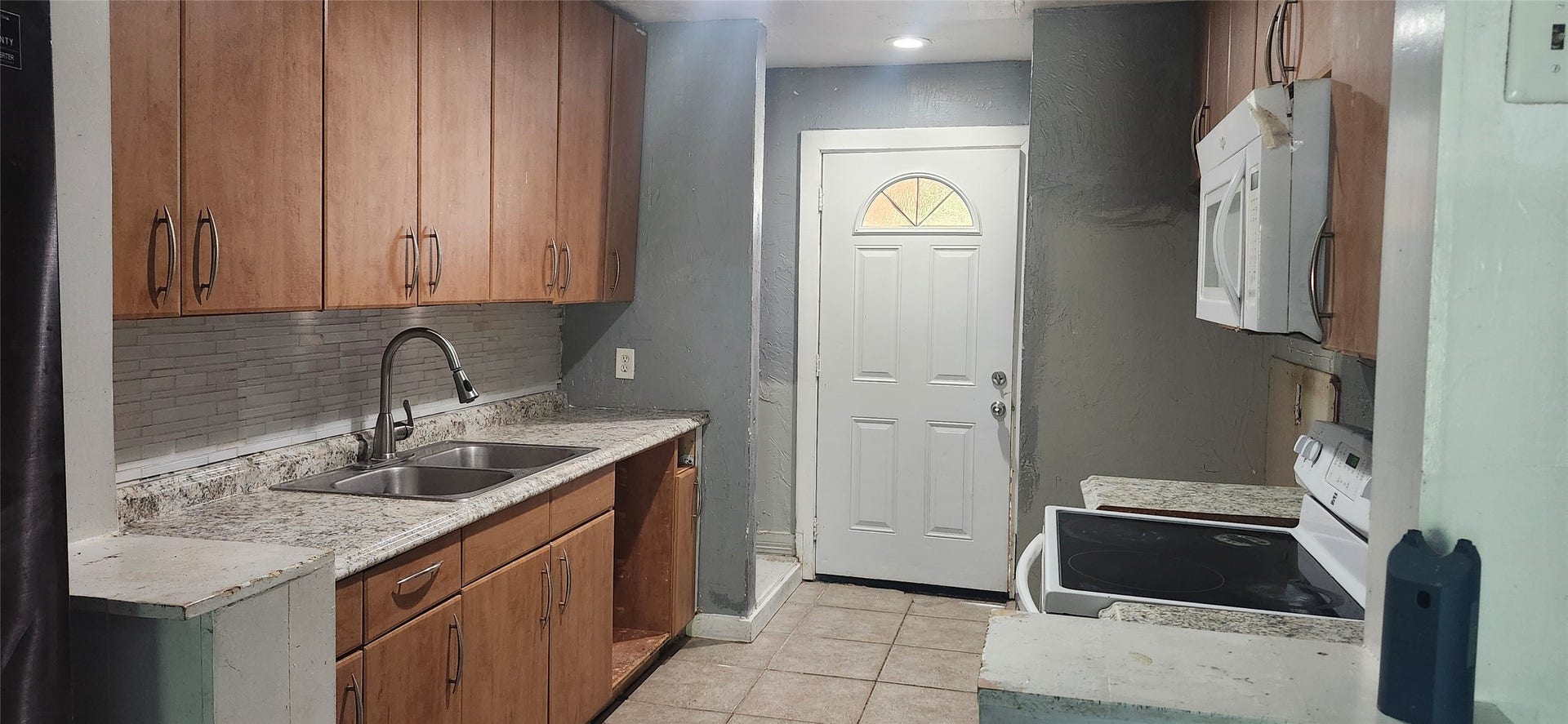 9602 Stockwell Drive, Houston, TX 77083 9602 Stockwell Drive, Houston, TX 77083