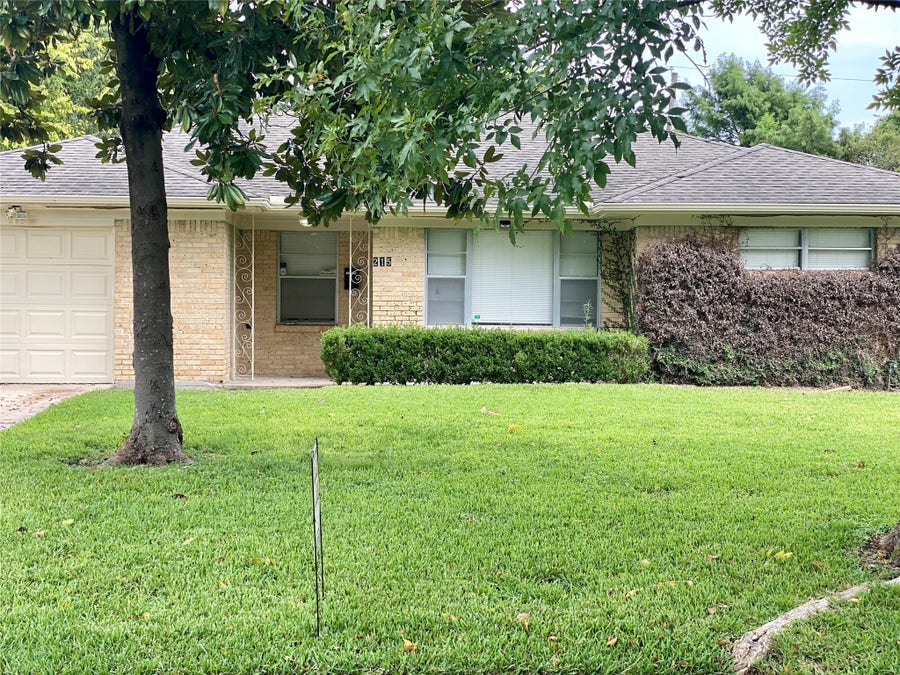 Property photo for 215 Bizerte Street, Houston, TX
