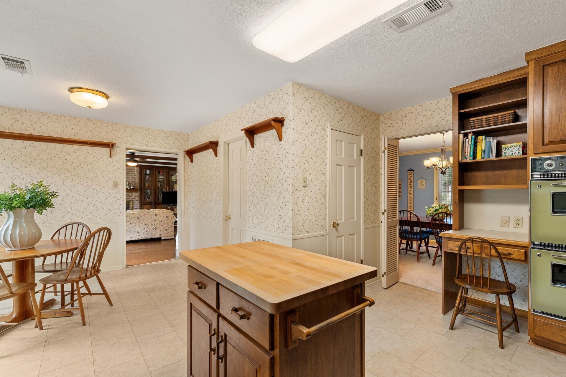 14535 Carolcrest Drive, Houston, TX 77079 14535 Carolcrest Drive, Houston, TX 77079