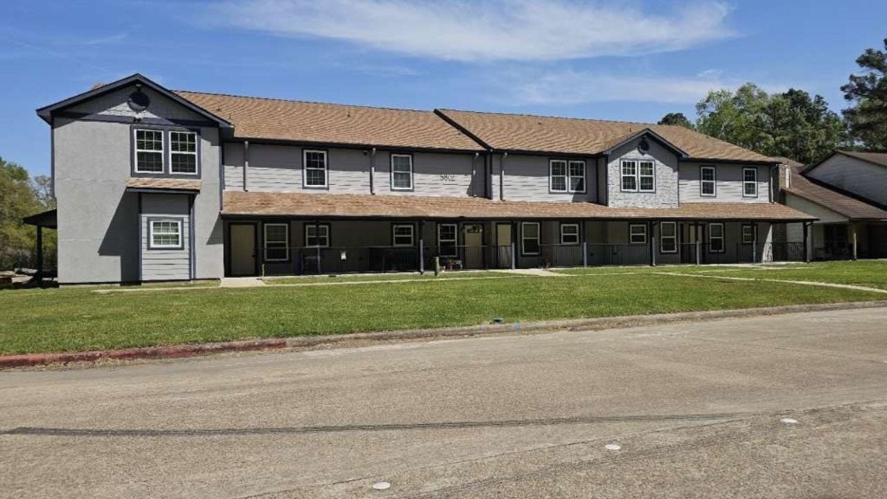 5802 Twisted Pine Court, #B, Houston, TX 77039 5802 Twisted Pine Court, #B, Houston, TX 77039