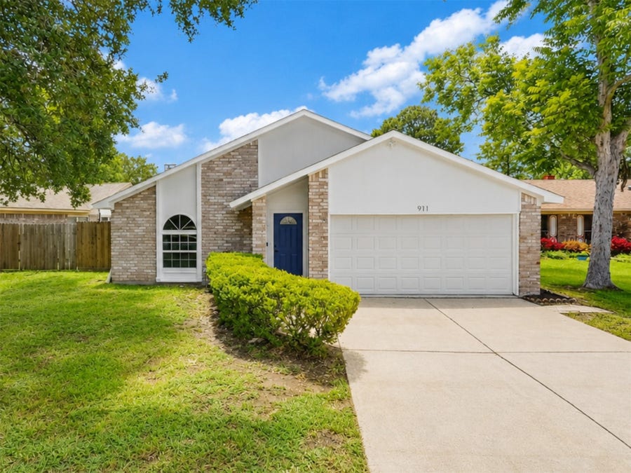 Property photo for 911 Golden West Drive, Katy, TX