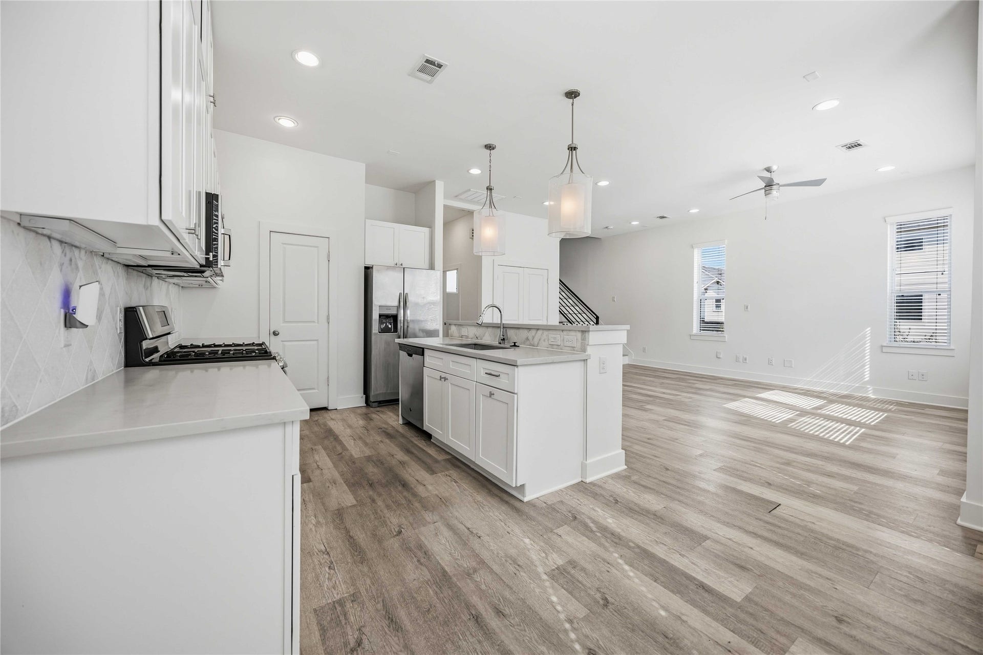 3369 Daphne Street, Houston, TX 77021