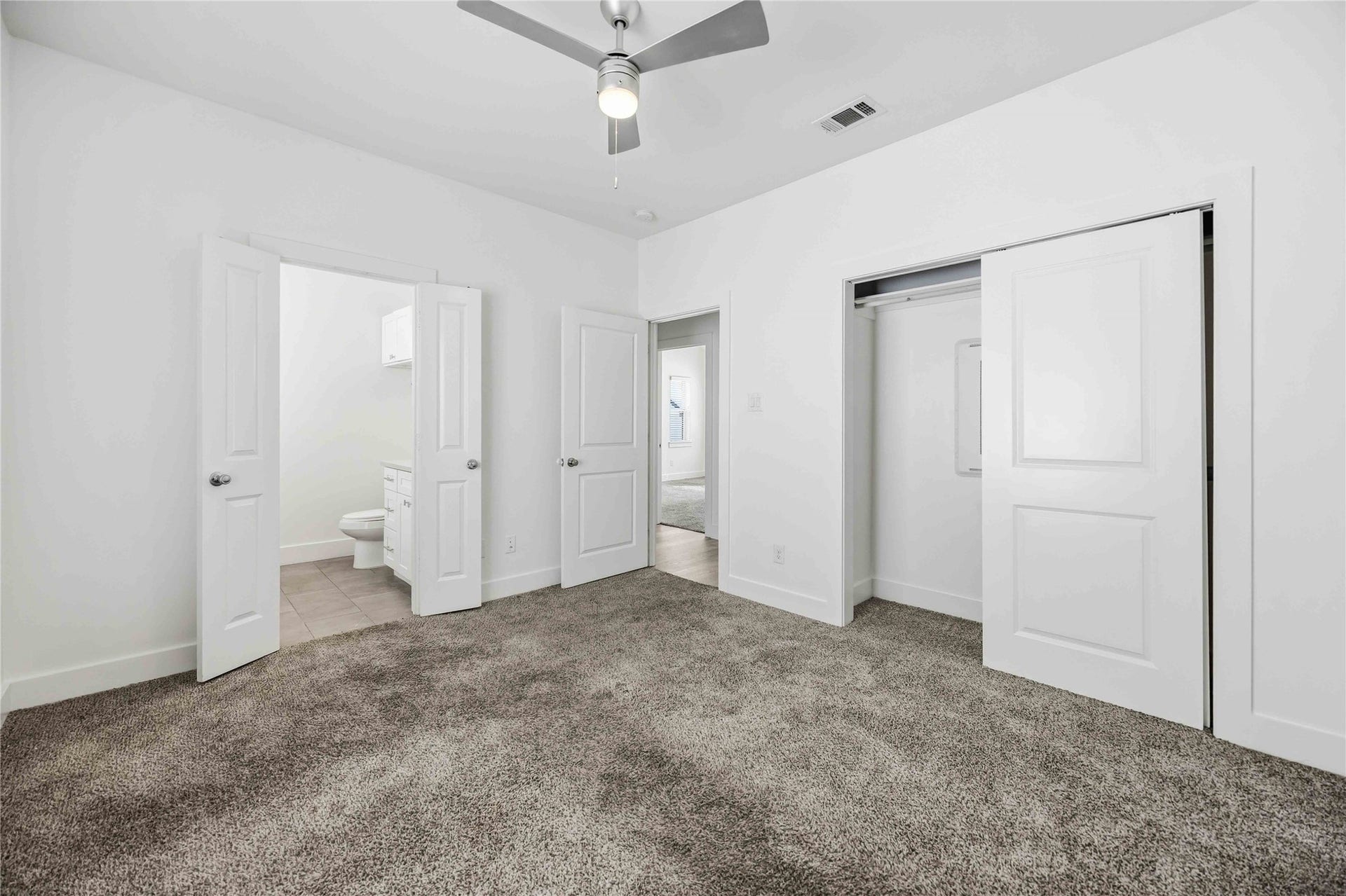 3369 Daphne Street, Houston, TX 77021
