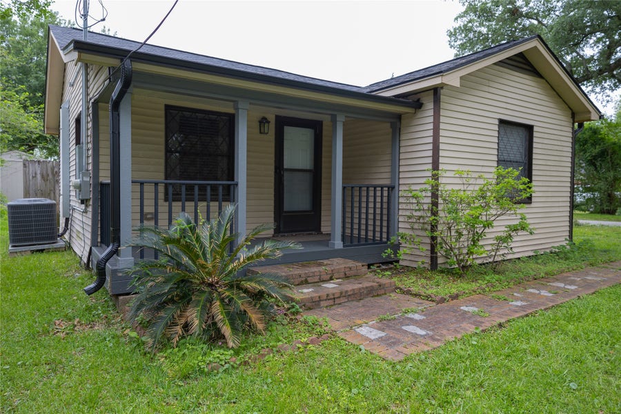 Property photo for 138 Willow Street, Humble, TX