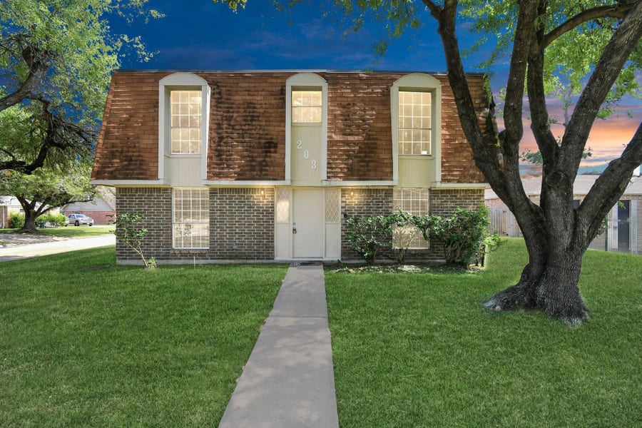 Property photo for 203 Kirkaldy Drive, Houston, TX