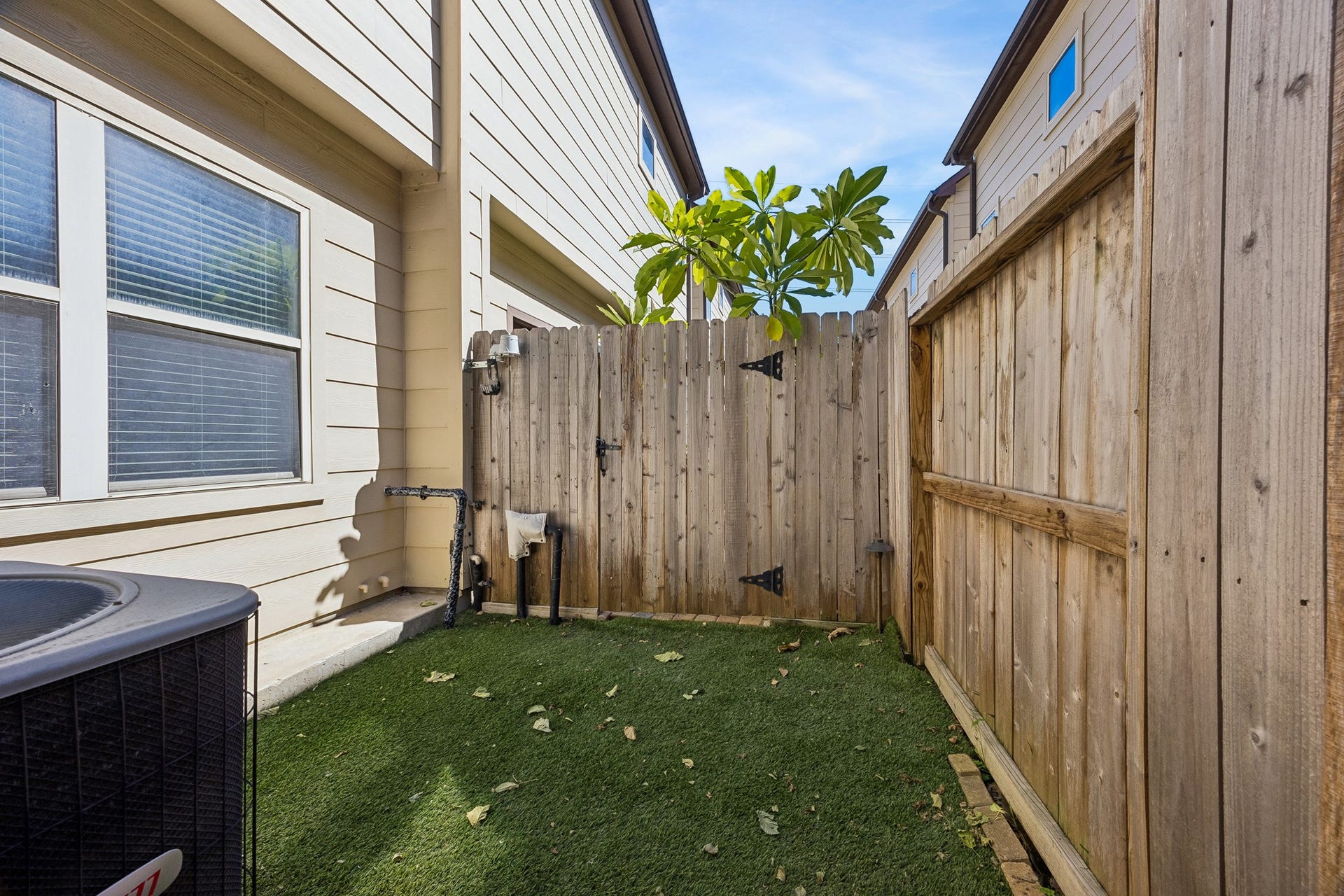 1222 Sampson Street, Houston, TX 77003 1222 Sampson Street, Houston, TX 77003