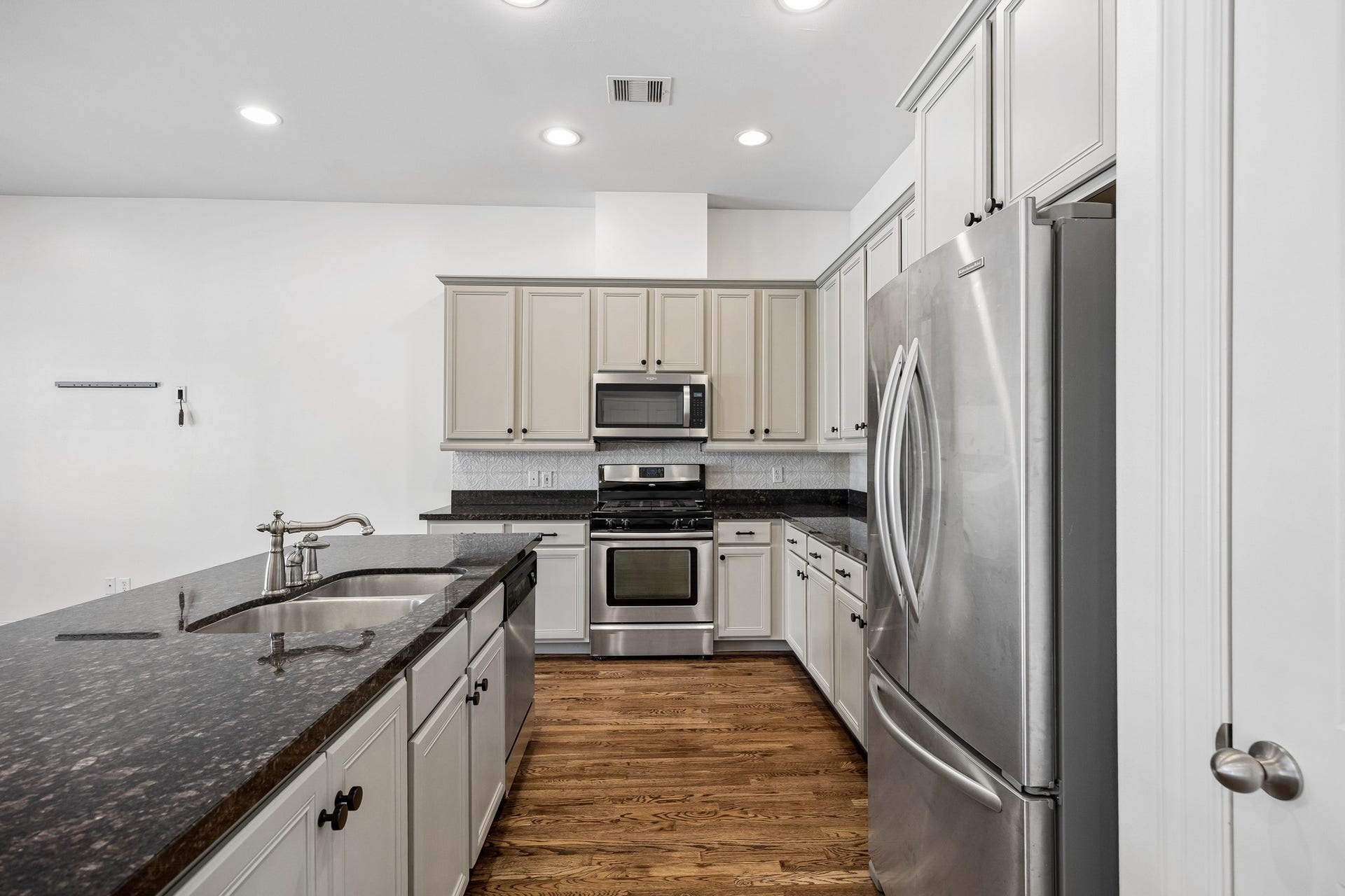 1222 Sampson Street, Houston, TX 77003 1222 Sampson Street, Houston, TX 77003