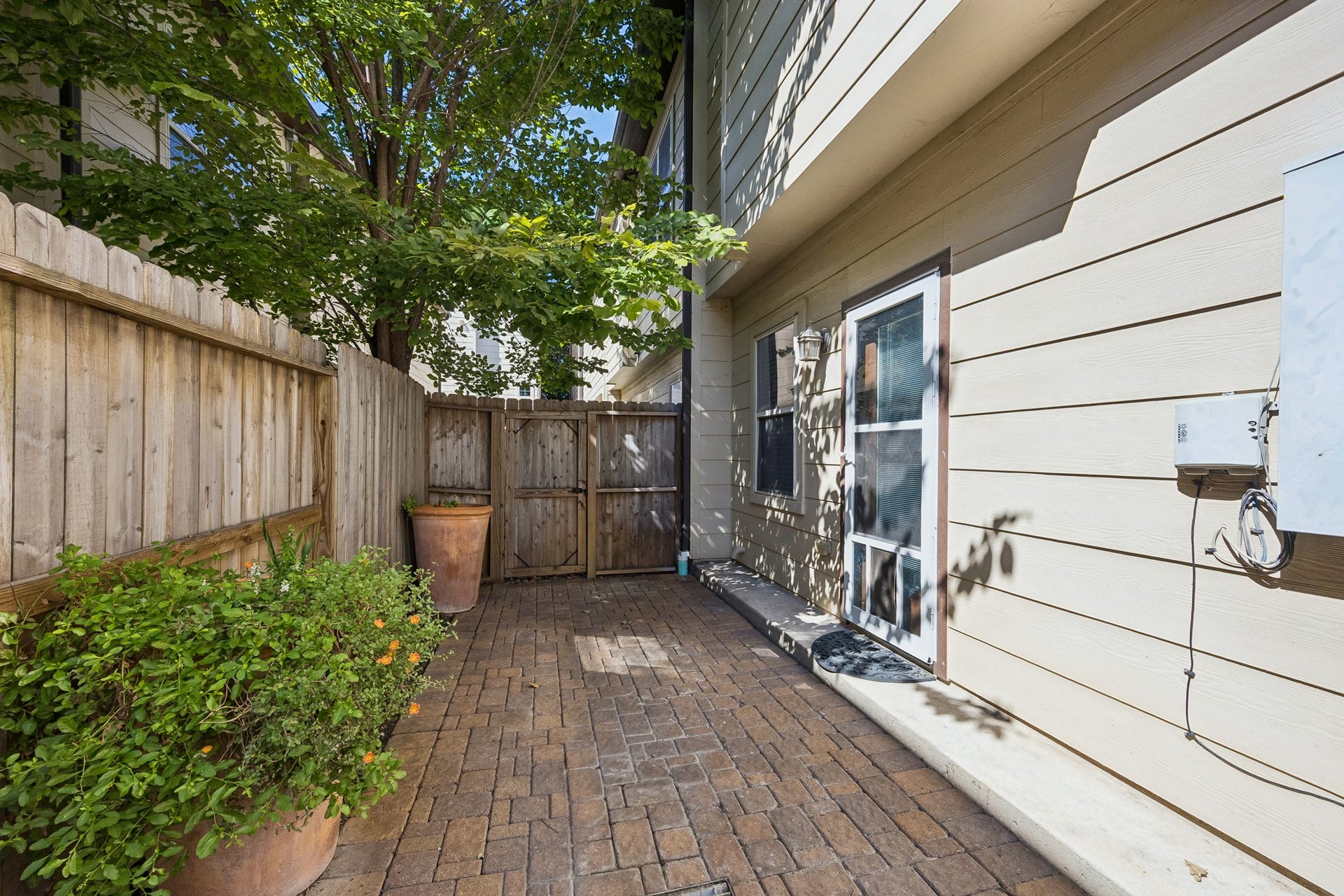 1222 Sampson Street, Houston, TX 77003 1222 Sampson Street, Houston, TX 77003