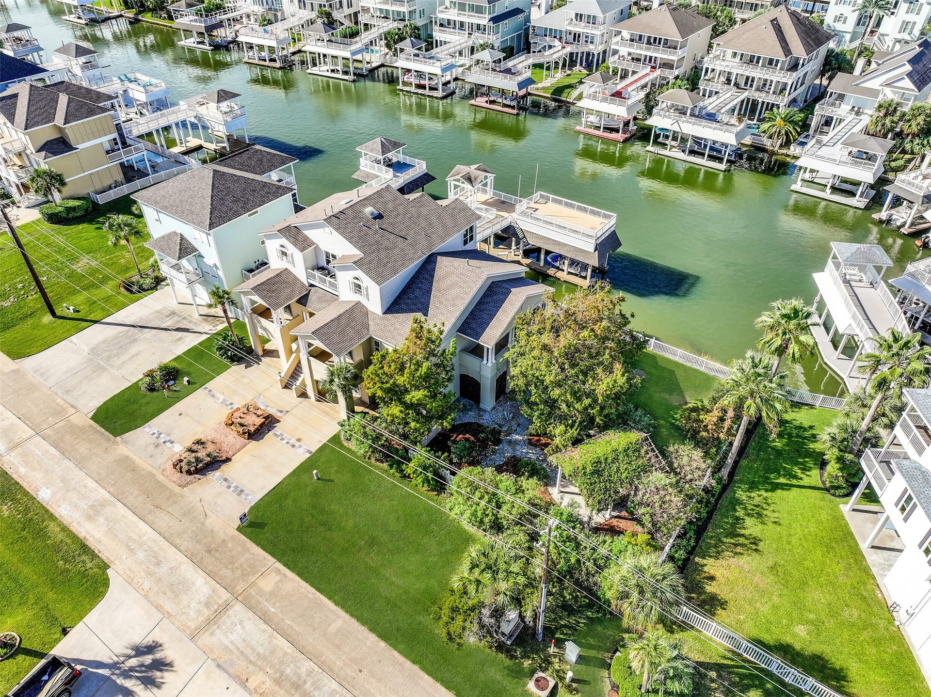 3310 Eckert Drive, Galveston, TX 77554