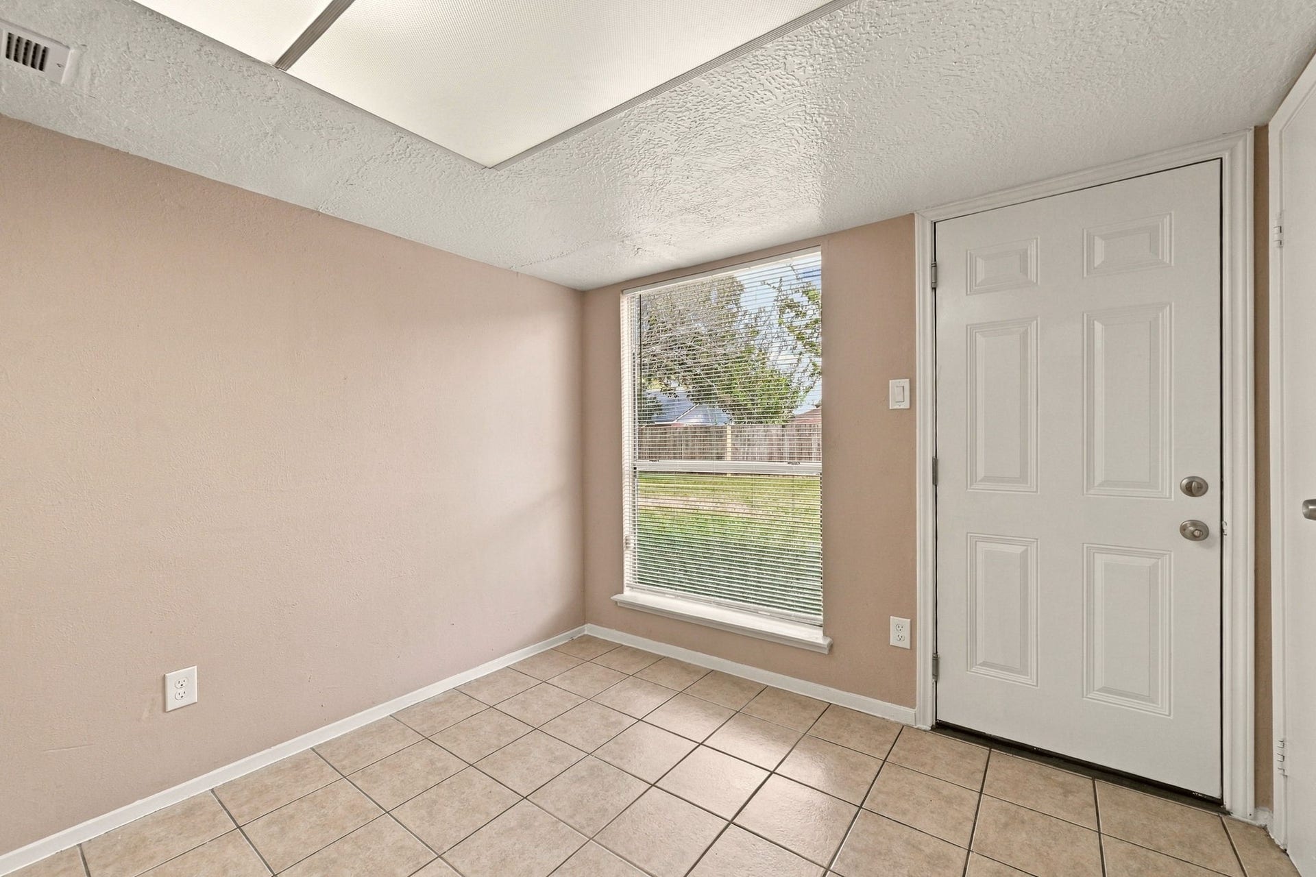 7726 Chaseview Drive, Houston, TX 77489 7726 Chaseview Drive, Houston, TX 77489