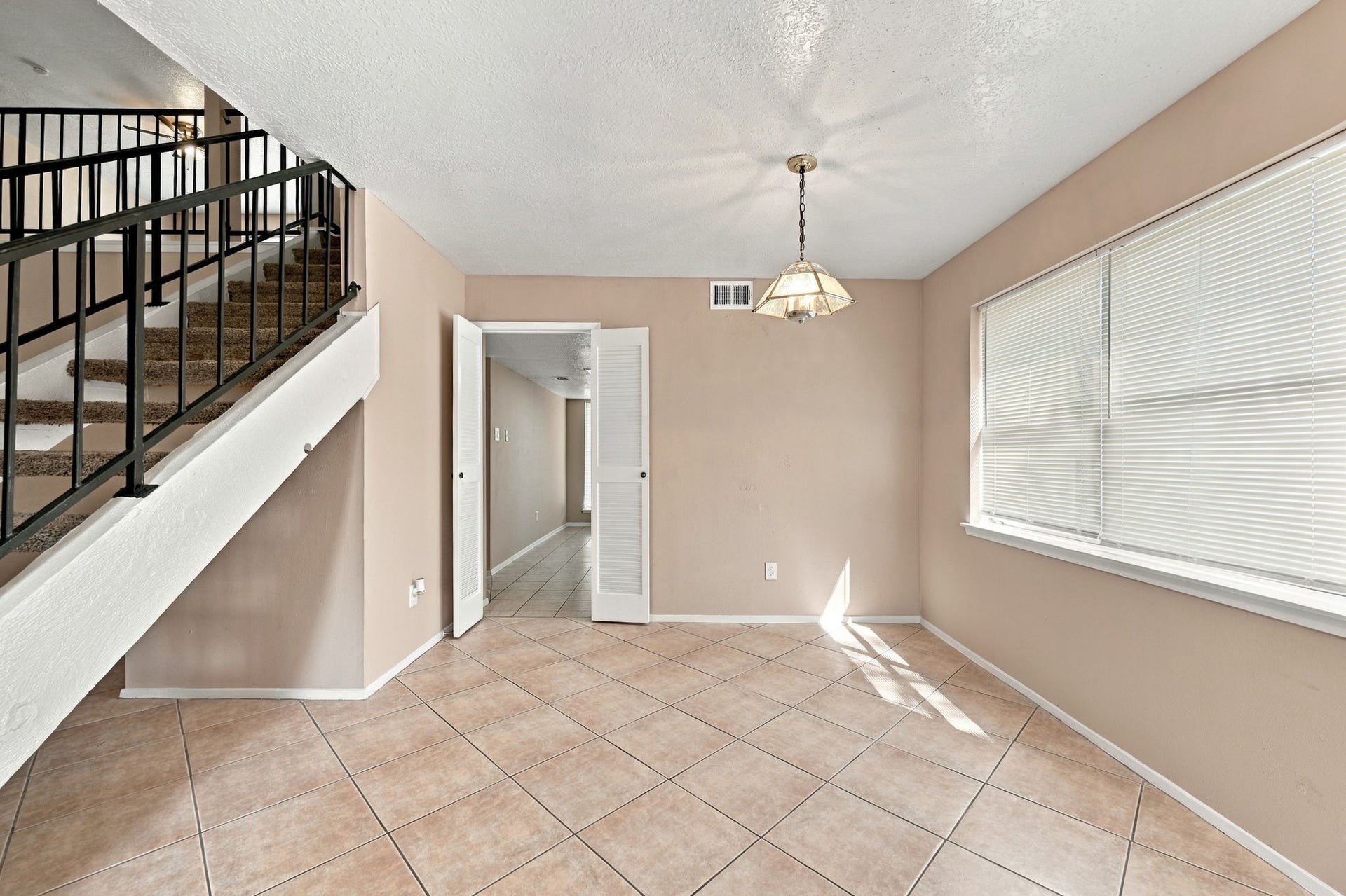7726 Chaseview Drive, Houston, TX 77489 7726 Chaseview Drive, Houston, TX 77489