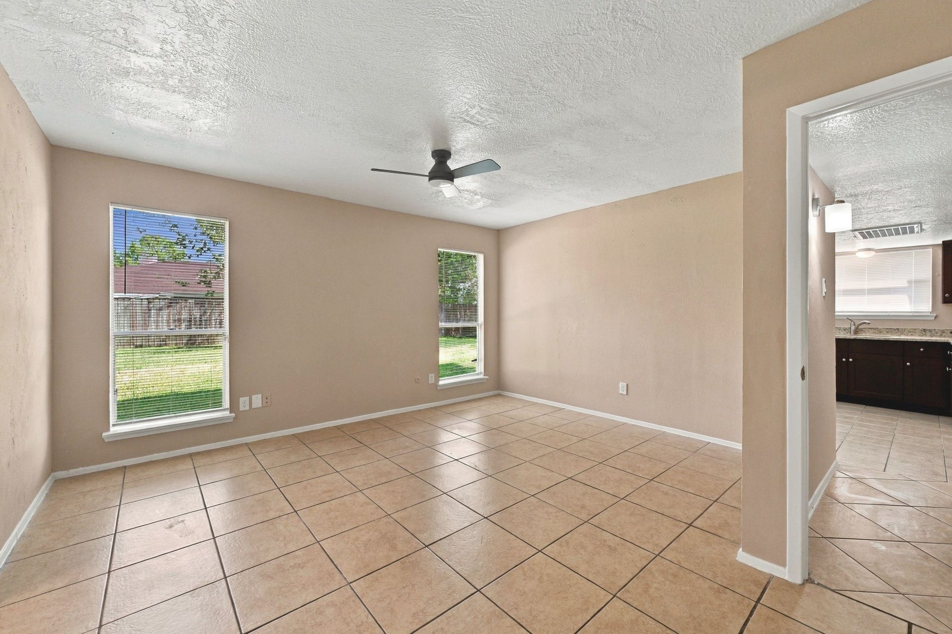 7726 Chaseview Drive, Houston, TX 77489 7726 Chaseview Drive, Houston, TX 77489