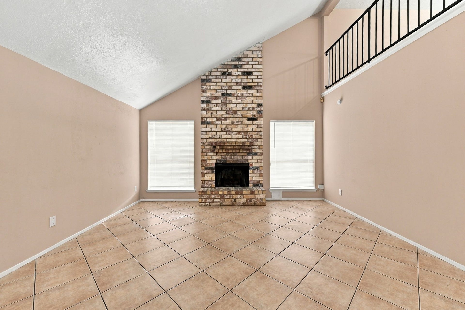 7726 Chaseview Drive, Houston, TX 77489 7726 Chaseview Drive, Houston, TX 77489