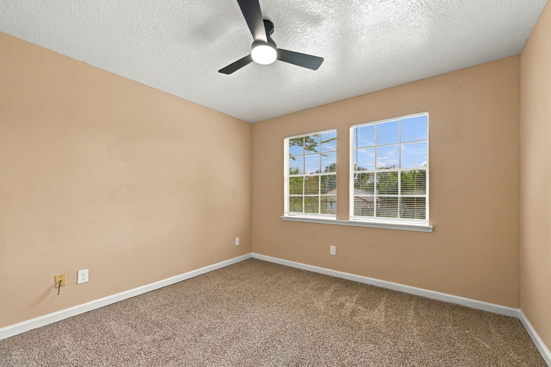 7726 Chaseview Drive, Houston, TX 77489 Bedroom on 2nd floor