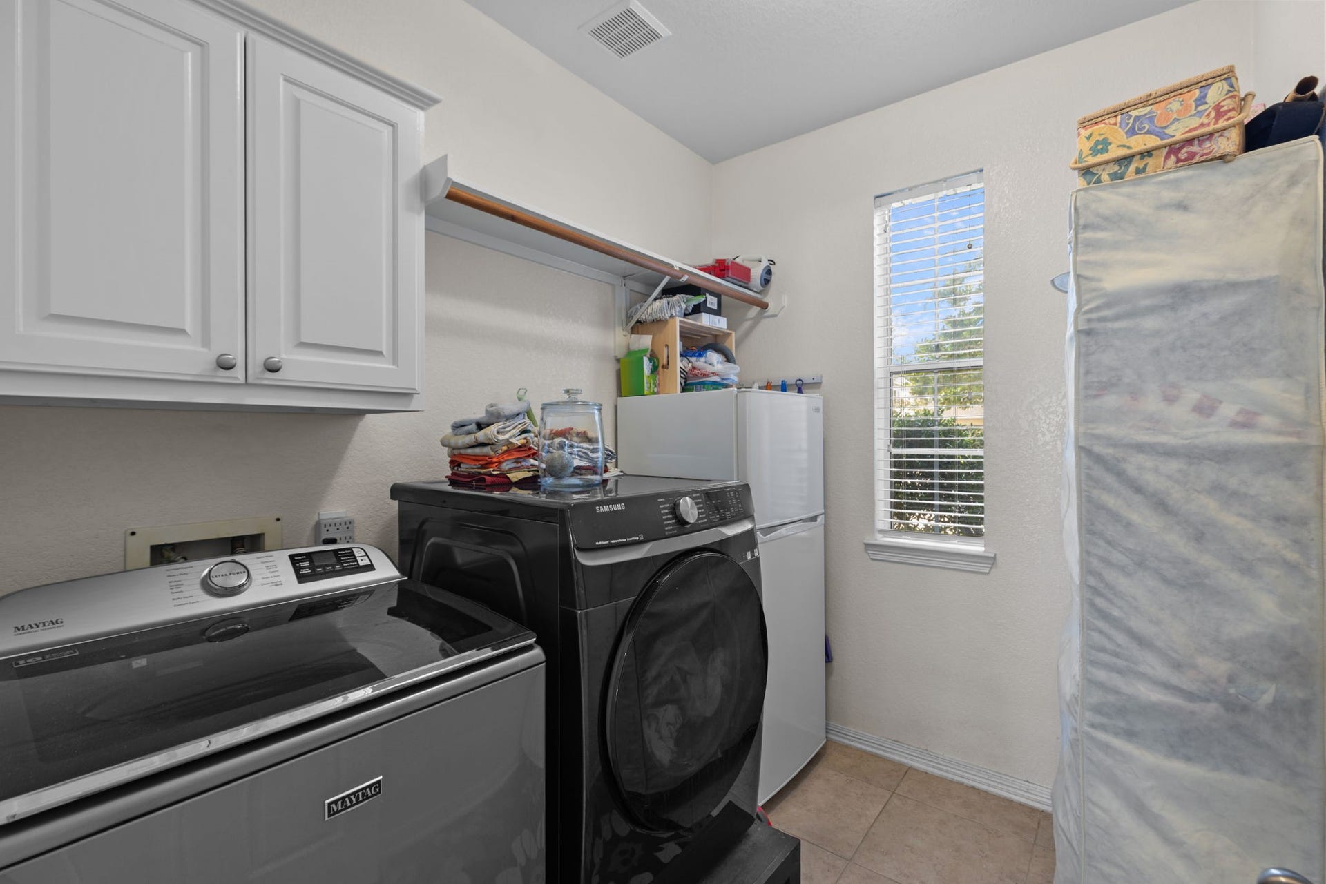 16319 Rolling View Trail, Cypress, TX 77433 The laundry room is downstairs and will accomodate a fridge.